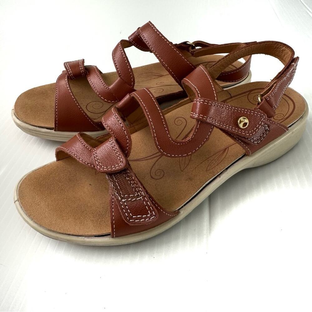 Revere Emerald Cognac leather  sandals women’s size 7